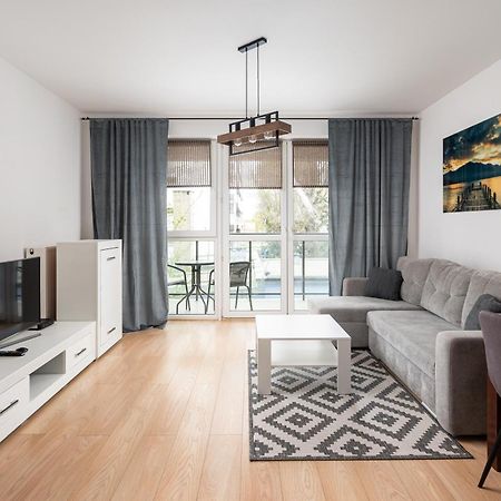 ורשה Aleja Krakowska Comfy Apartment מראה חיצוני תמונה