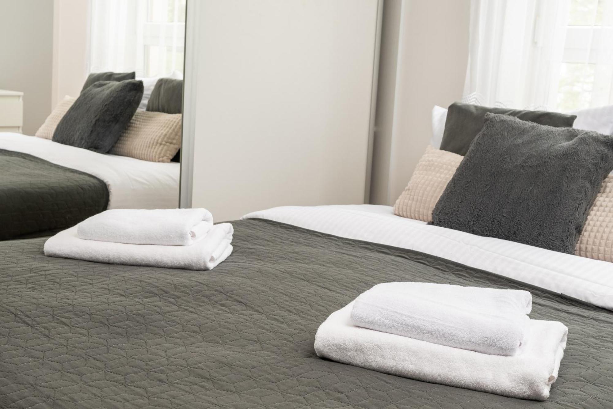 ורשה Aleja Krakowska Comfy Apartment מראה חיצוני תמונה
