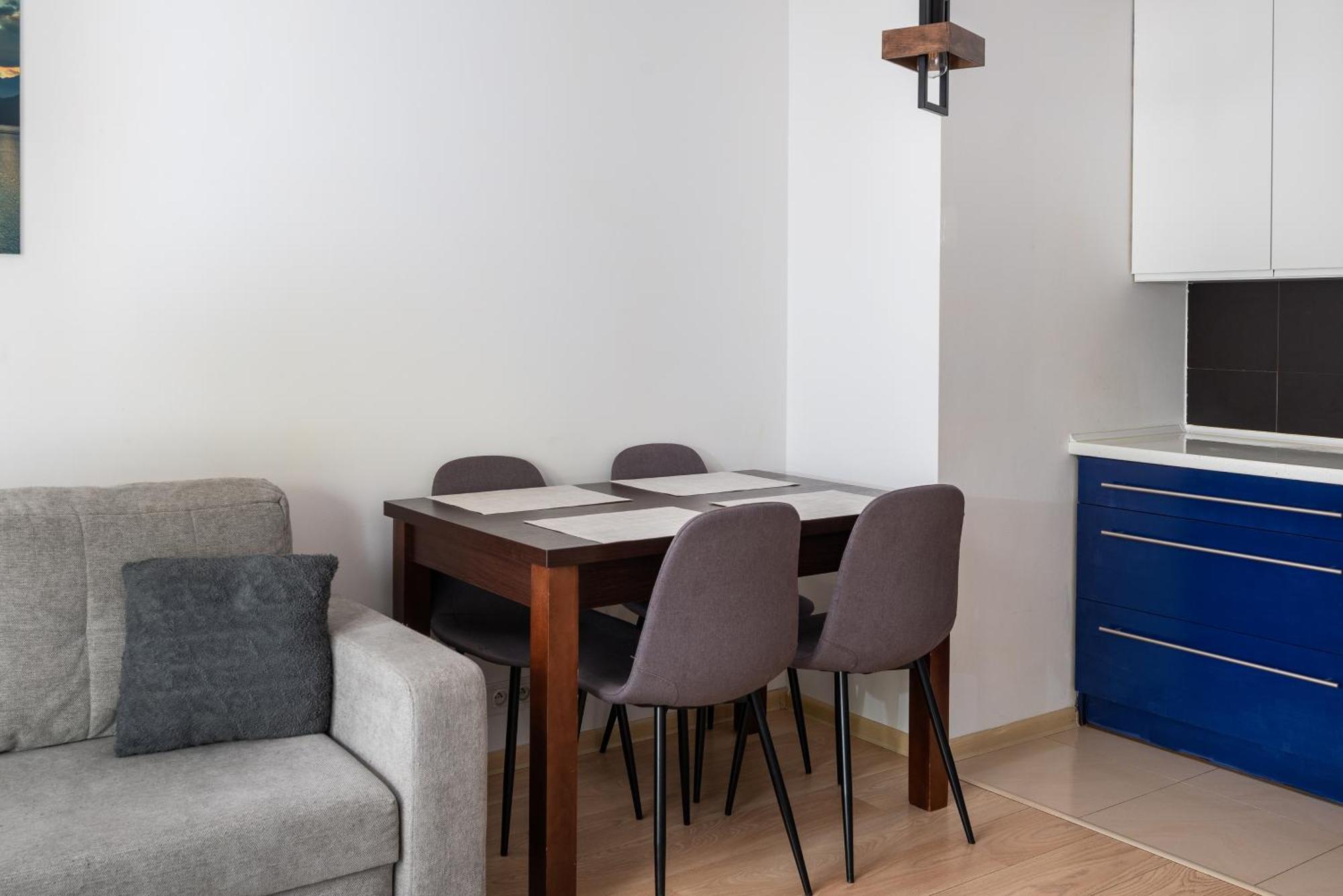 ורשה Aleja Krakowska Comfy Apartment מראה חיצוני תמונה
