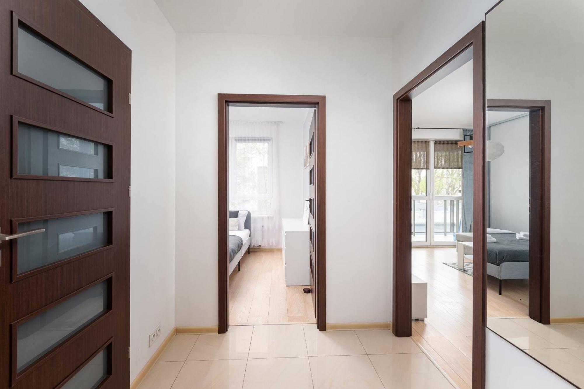ורשה Aleja Krakowska Comfy Apartment מראה חיצוני תמונה